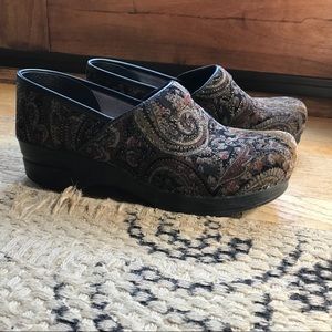 Like New Dansko Clogs!